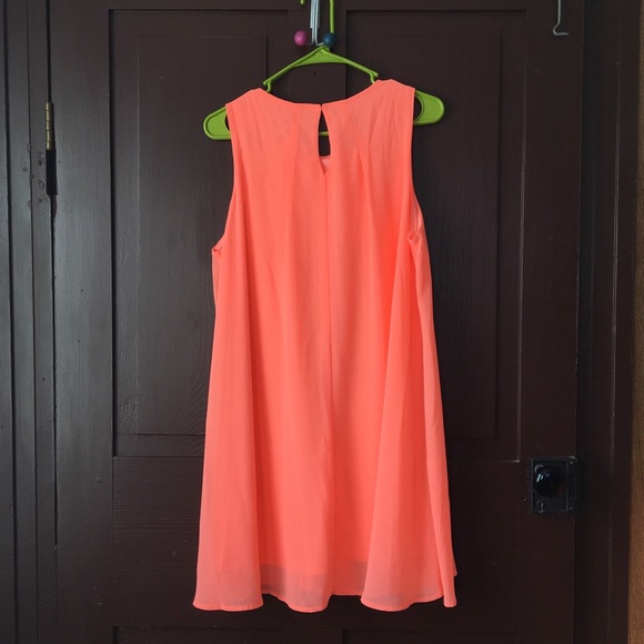 Sleeveless dress ☀️ - Picture 3 of 5